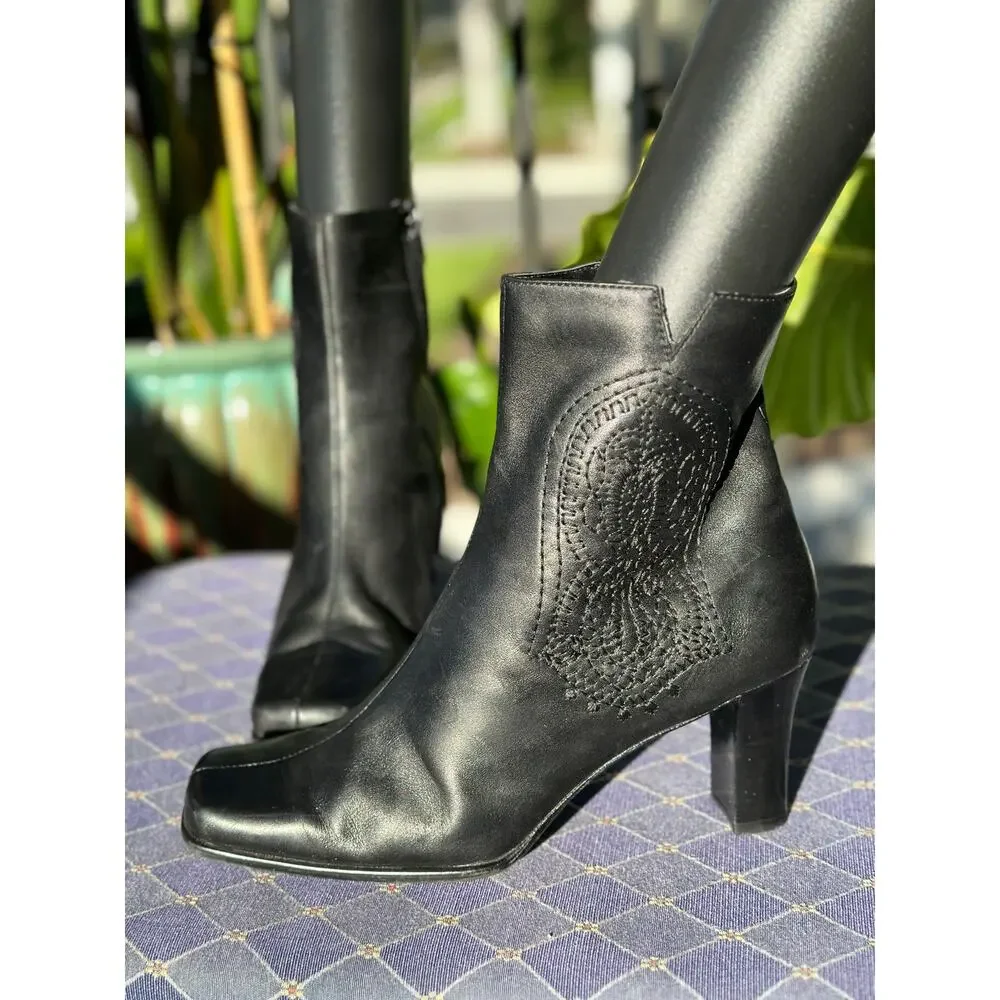 Chico’s Black Corral Boots Size 9 Ankle Square Toe Embroidered Block Heels Retro - Picture 4 of 8